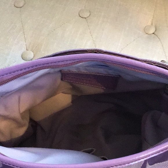 Coach  great condition - Picture 7 of 9